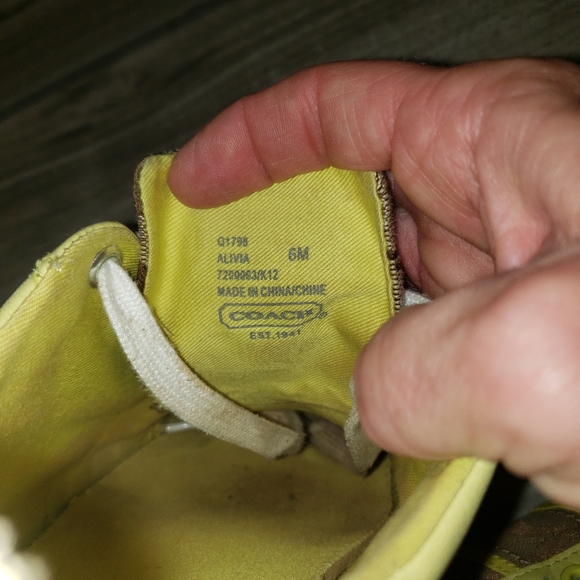 Coach lime green tennis shoes - Picture 5 of 7